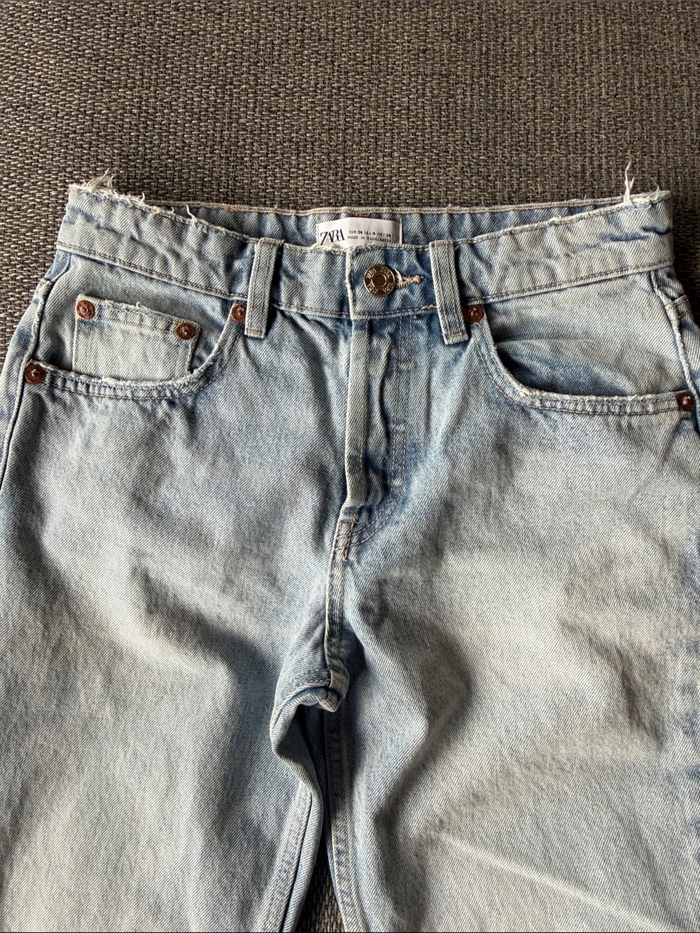 Zara Light Blue Straight Women’s Jeans with Knee Rips - Picture 3 of 7
